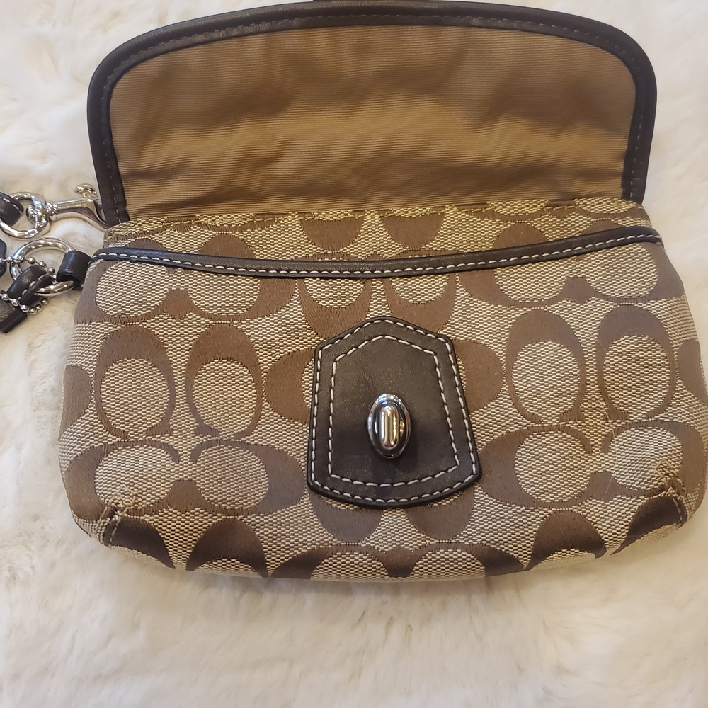 Signature COACH Brown Monogram Clutch Wristlet - Picture 3 of 4
